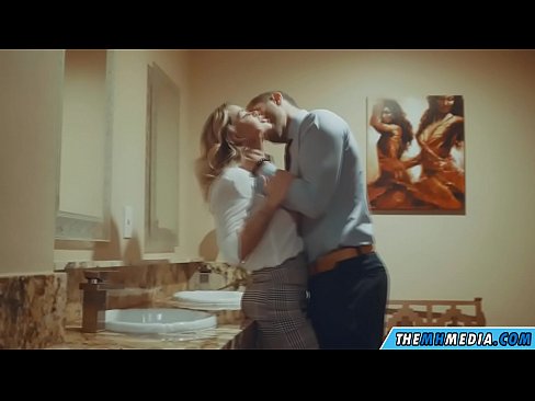 ❤️ Când o blondă cu sânii mari te seduce într-o toaletă publică ️ at porn ro.hentaidude.ru ❌️❤